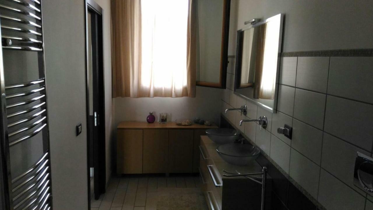 A Due Passi Da Tutto Apartment Catania Exterior photo