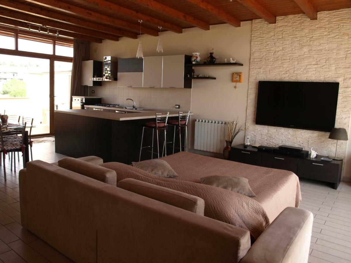 A Due Passi Da Tutto Apartment Catania Exterior photo